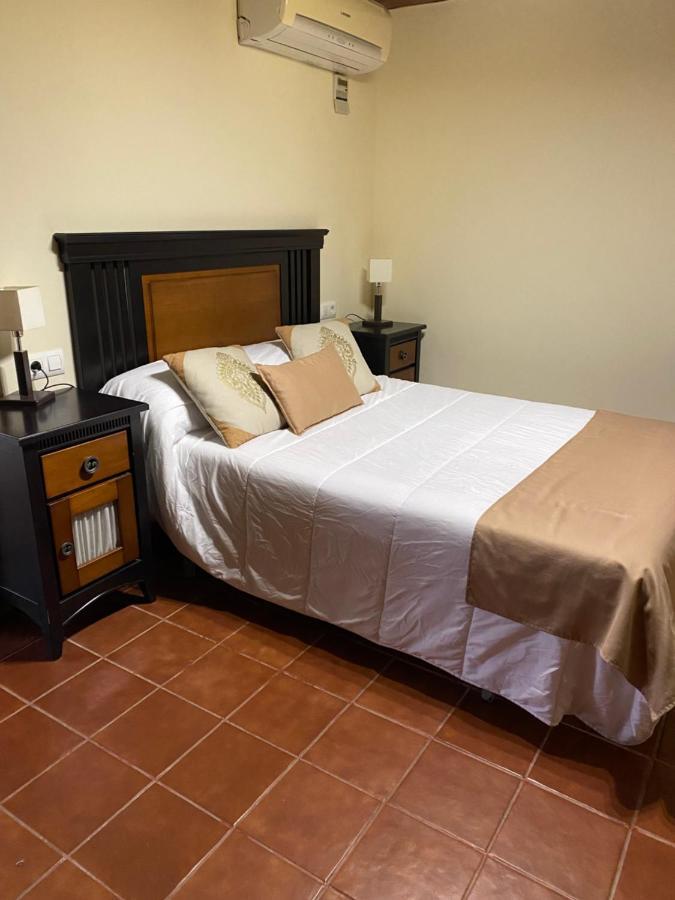 Hotel Rural El Refugio De Los Templarios Cabeza del Buey Bagian luar foto