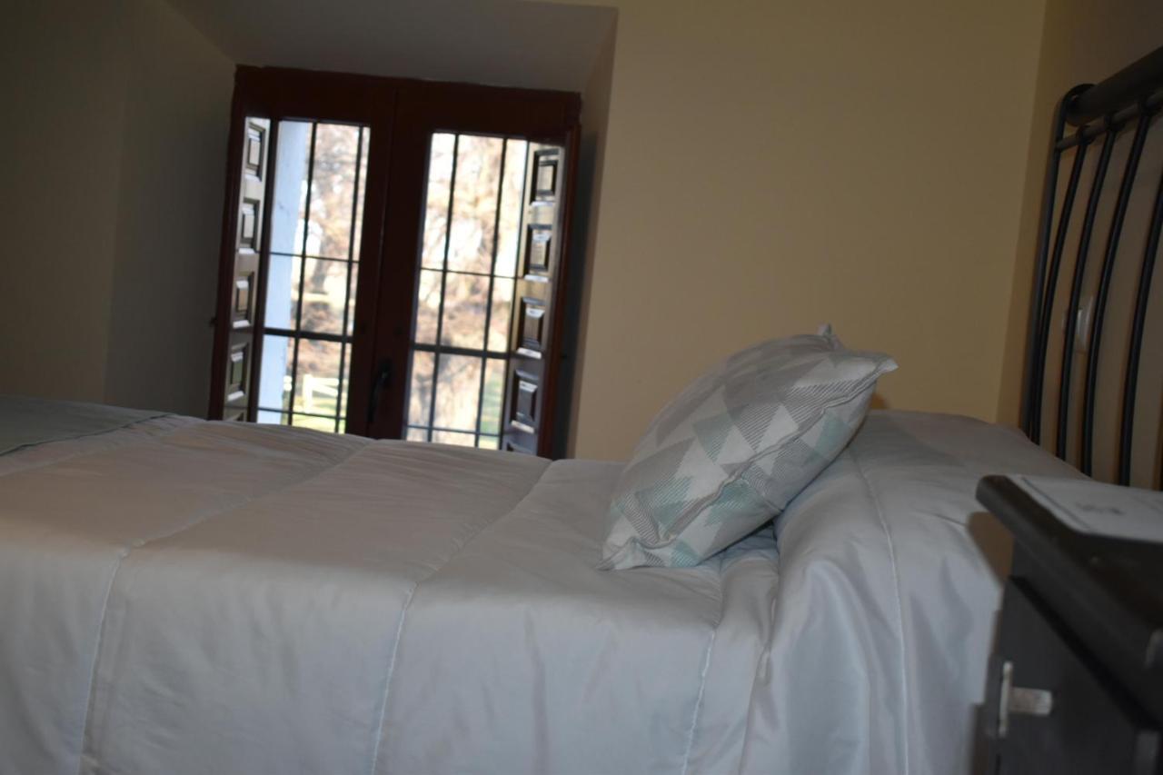 Hotel Rural El Refugio De Los Templarios Cabeza del Buey Bagian luar foto
