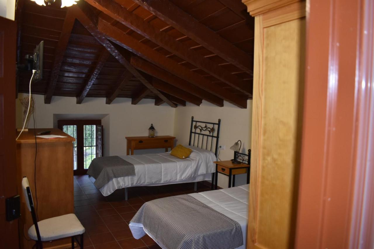 Hotel Rural El Refugio De Los Templarios Cabeza del Buey Bagian luar foto