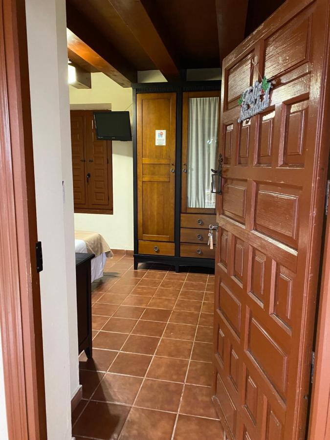 Hotel Rural El Refugio De Los Templarios Cabeza del Buey Bagian luar foto
